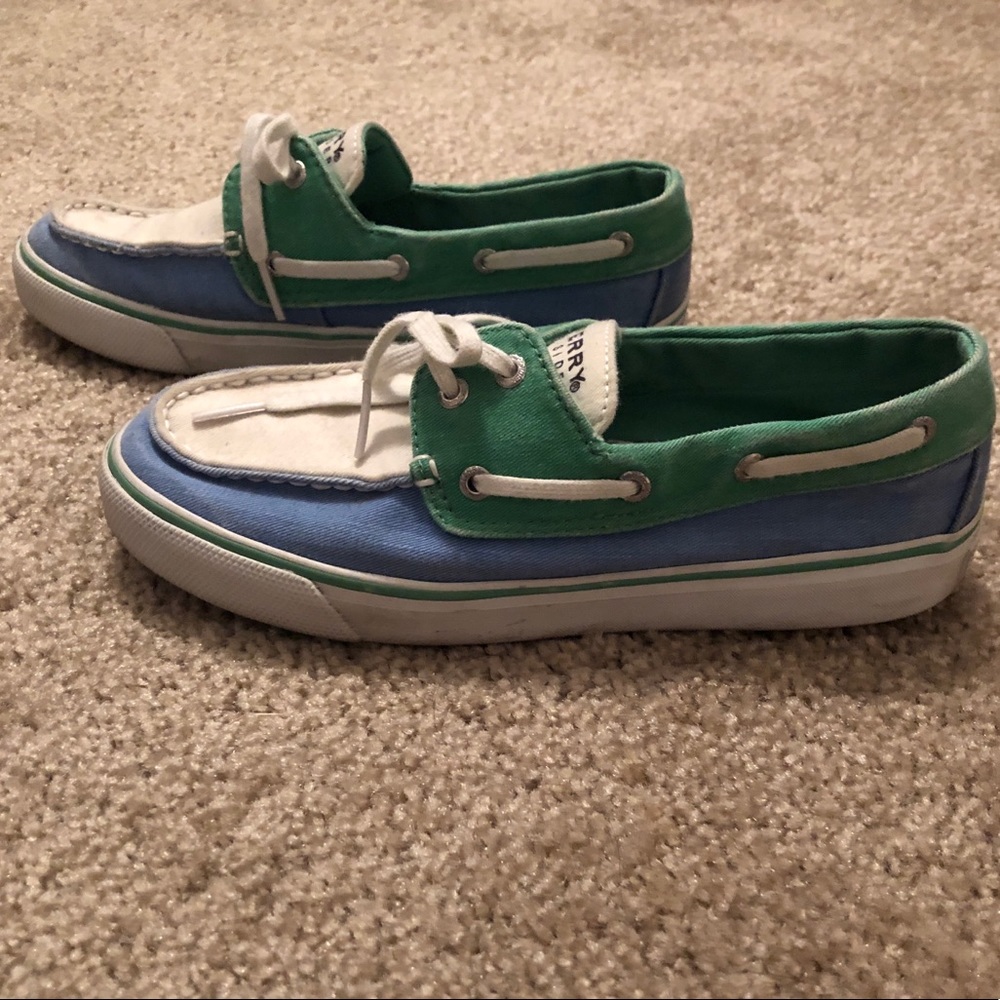 Women’s Sperry tennis shoes